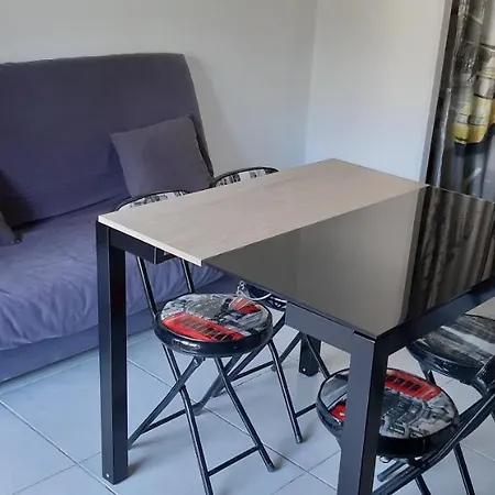 Studio Avec Balcon A 300 M De La Plage Saint-Cyr-sur-Mer