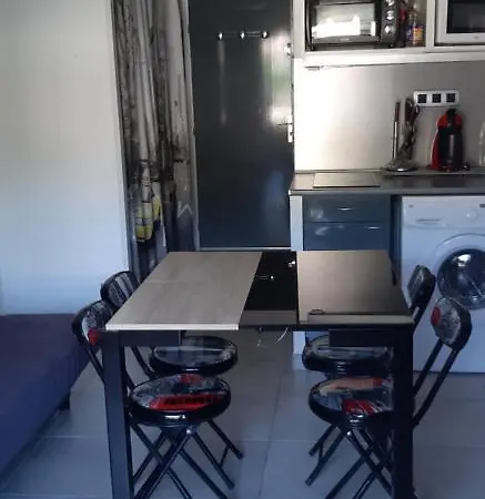 Studio Avec Balcon A 300 M De La Plage Apartmán *